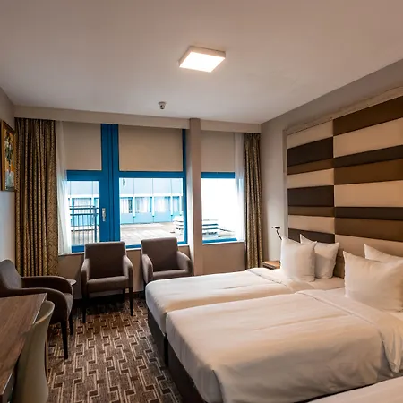 Xo Hotels Blue Square-3